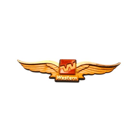 Vintage Western Airlines Junior Pilot Wings Plastic Pin Collectible Souvenir - Picture 1 of 5